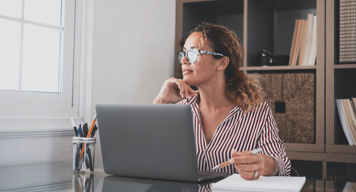 Woman with positive outlook on market downturn